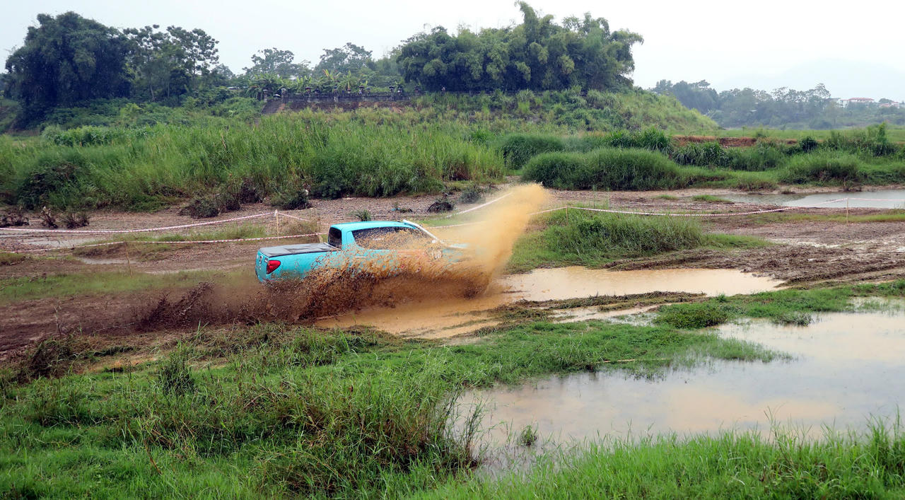 Sôi động Giải trình diễn xe địa hình Tuyên Quang năm 2025