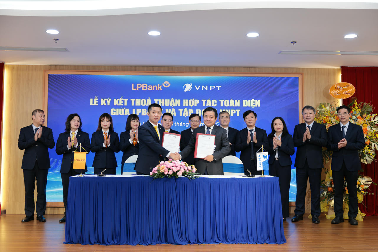 Lễ ký kết Thỏa thuận hợp tác toàn diện mở ra giai đoạn mới trong chiến lược hợp tác giữa LPBank và VNPT.