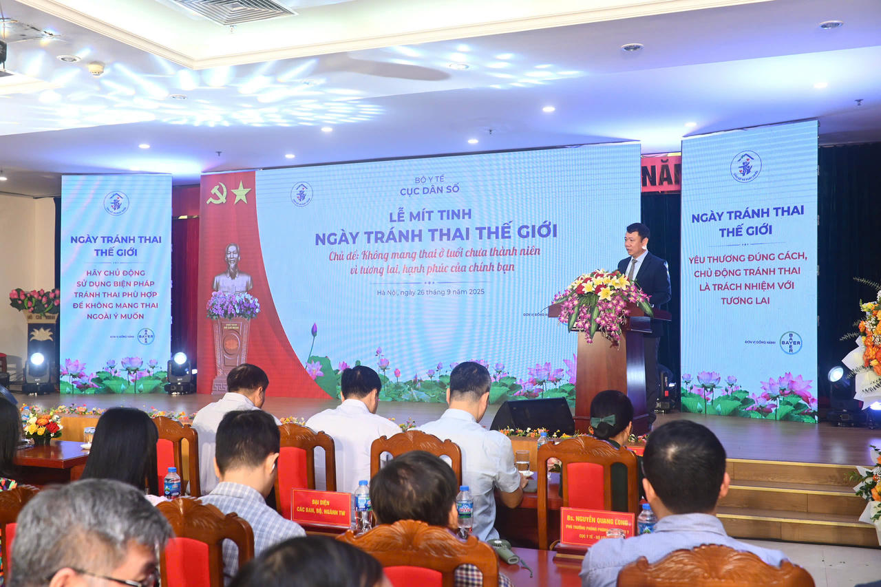 Ông Lê Thanh Dũng, Cục trưởng Cục Dân số phát biểu tại lễ mít tinh. Ảnh: ĐT