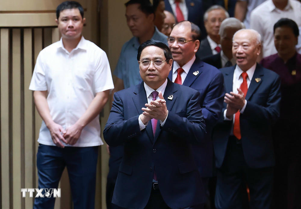 Thủ tướng Phạm Minh Chính và các đồng chí lãnh đạo, nguyên lãnh đạo Đảng, Nhà nước đến dự Đại hội đại biểu Đảng bộ thành phố Hải Phòng lần thứ nhất. (Ảnh: Dương Giang/TTXVN)