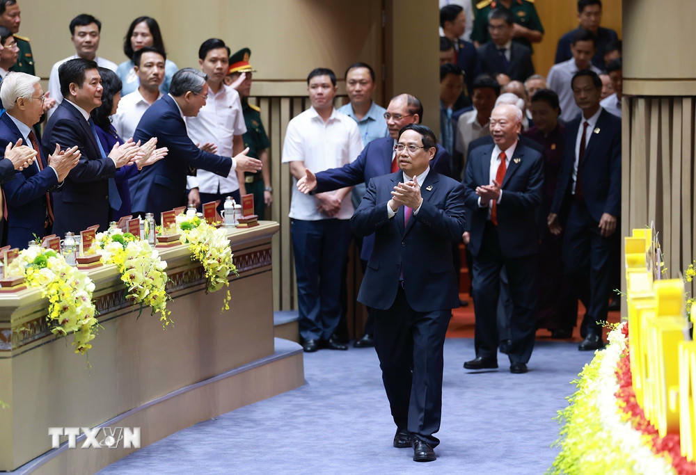 Thủ tướng Phạm Minh Chính và các đồng chí lãnh đạo, nguyên lãnh đạo Đảng, Nhà nước đến dự Đại hội đại biểu Đảng bộ thành phố Hải Phòng lần thứ nhất. (Ảnh: Dương Giang/TTXVN)