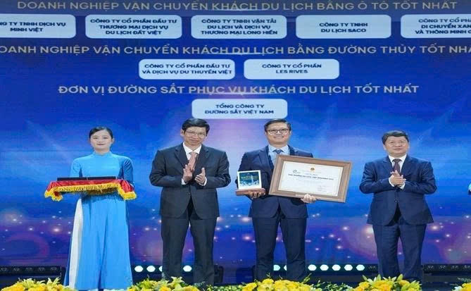 Giải thưởng “Hãng hàng không phục vụ kháchdu lịch tốt nhất” một lần nữa khẳng định vai trò và vịthế của Hãng hàng không Quốc gia Việt Nam.