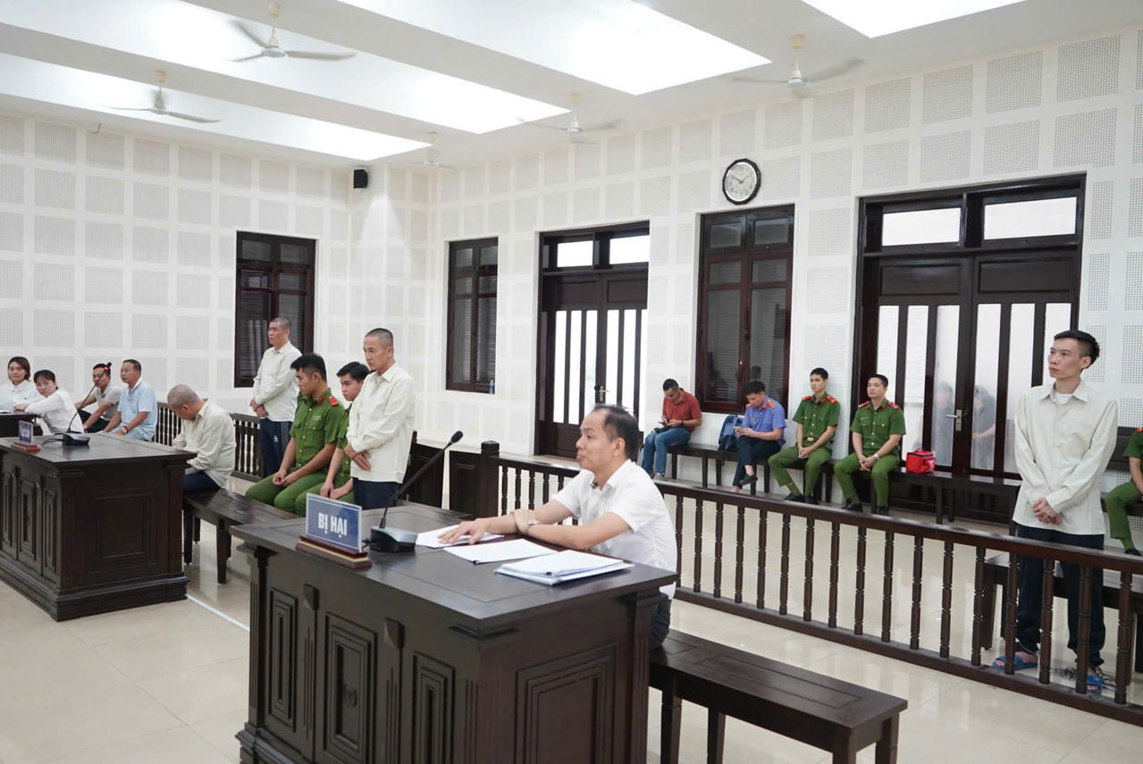 Các bị cáo tại TAND TP Đà Nẵng. Ảnh: CV.