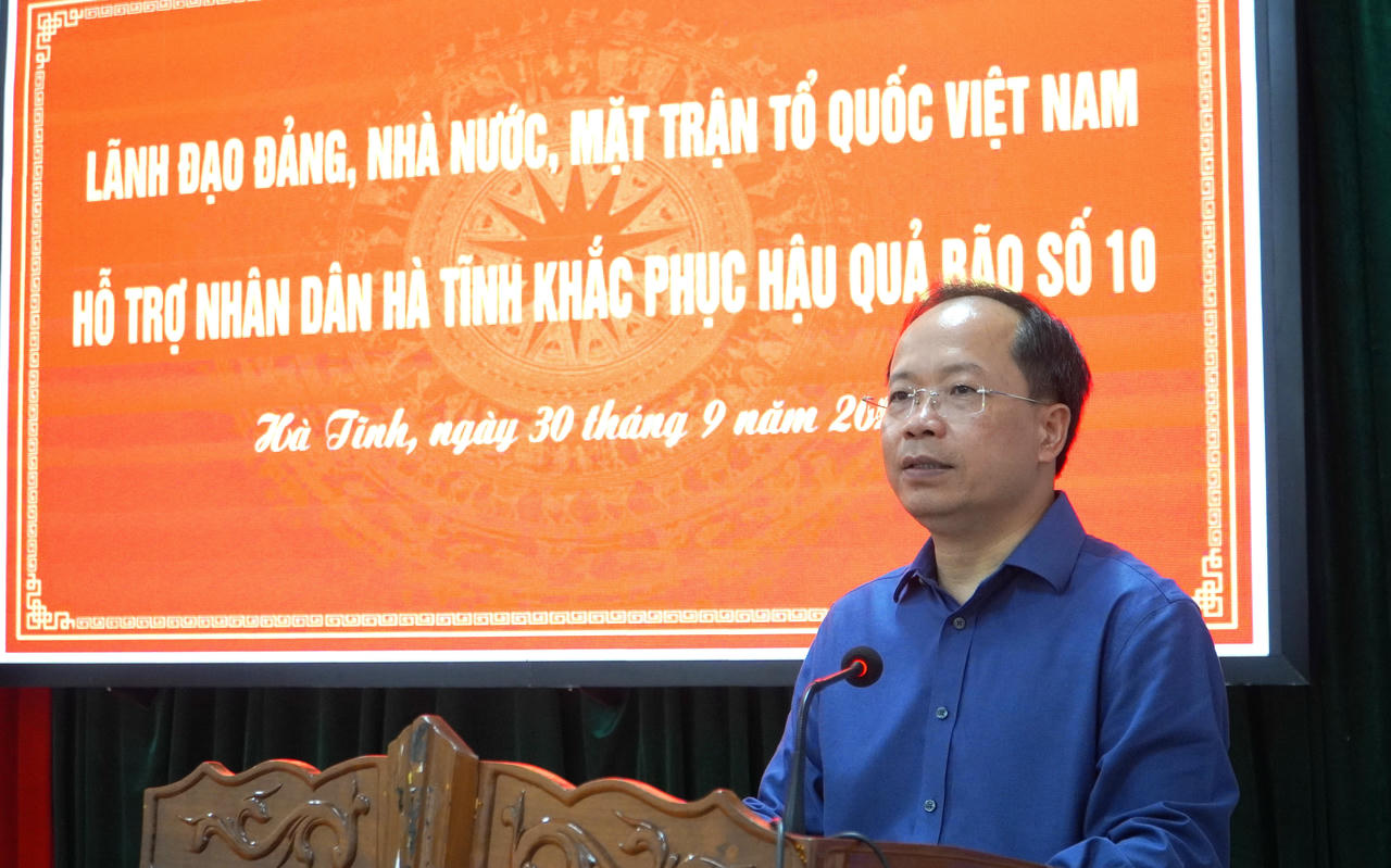 Bí thư Tỉnh ủy Hà Tĩnh Nguyễn Duy Lâm phát biểu tại buổi lễ. Ảnh: HN.