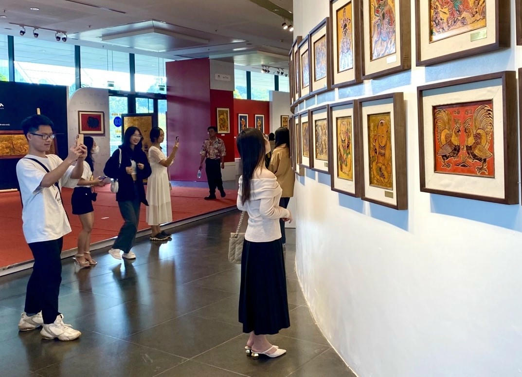 Nhìn từ những khung hình của giới trẻ