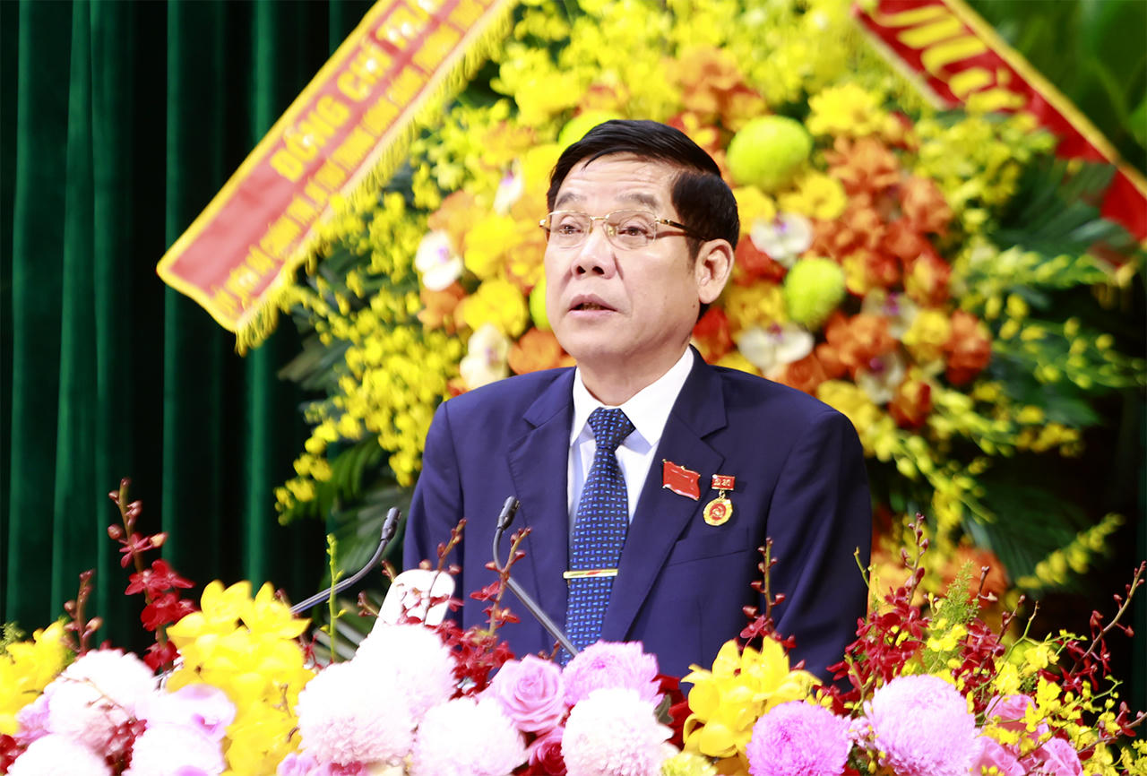 Thay mặt Đoàn Chủ tịch Đại hội, đồng chí Nguyễn Văn Gấu phát biểu bế mạc Đại hội.