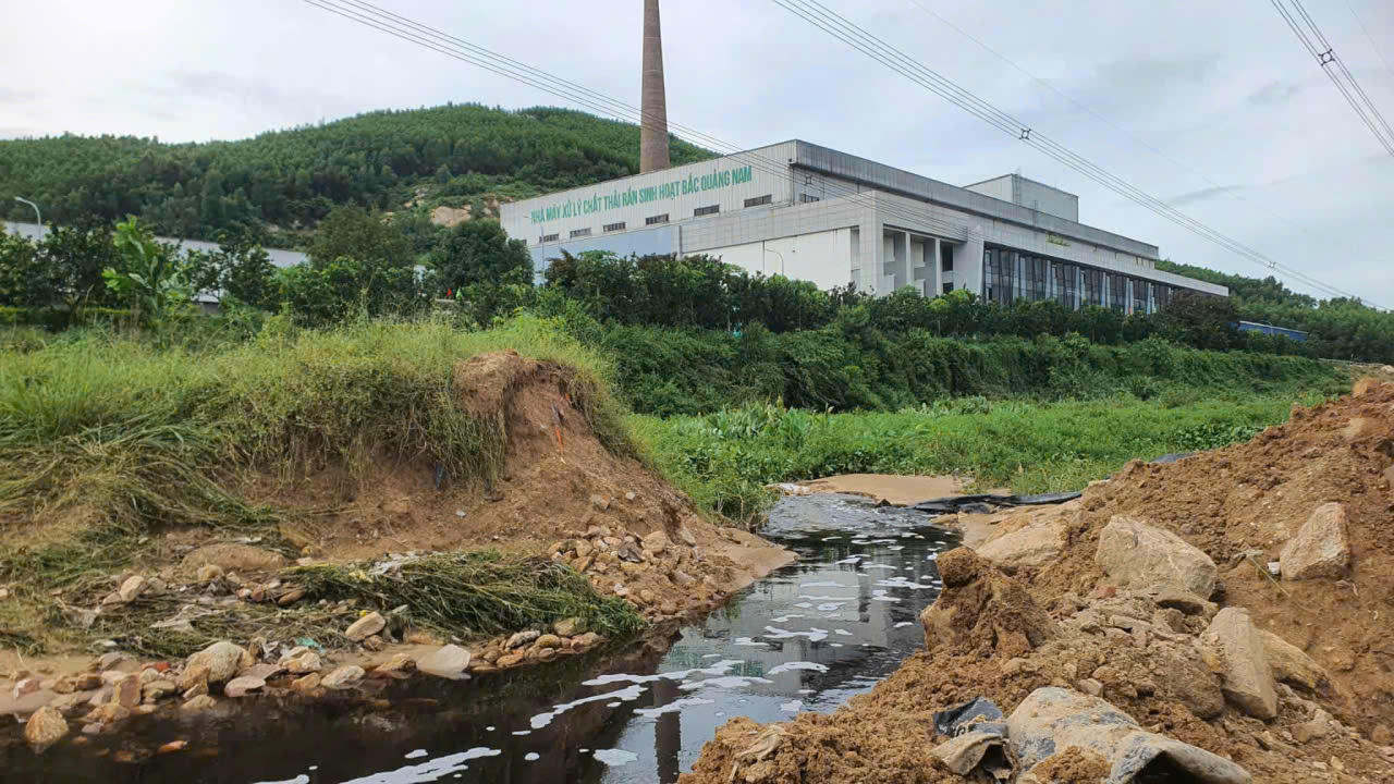 Đà Nẵng: Yêu cầu xử lý vụ chôn lấp rác thải trái phép