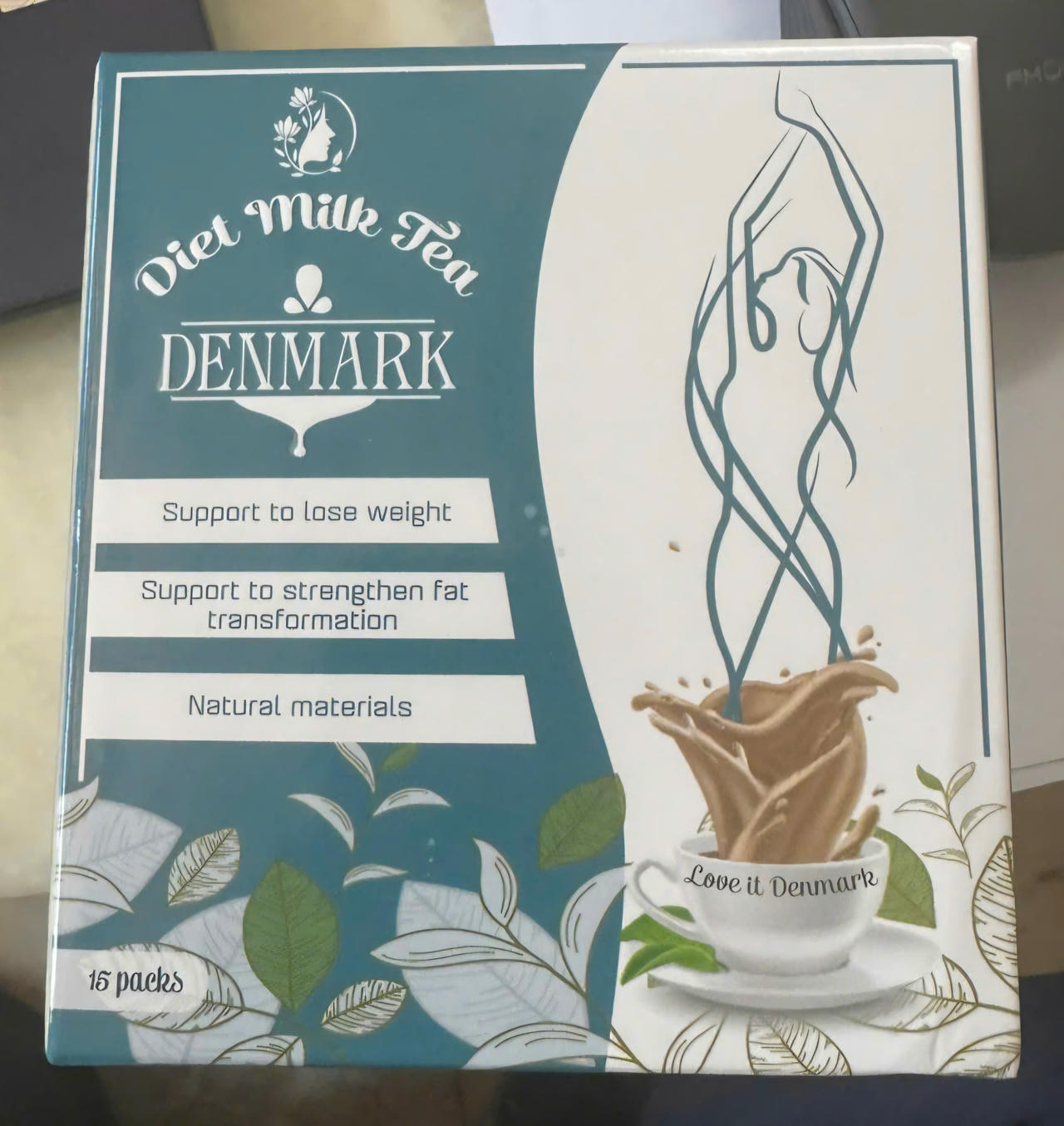 Sản phẩm trà sữa giảm cân “Viet Milk Tea Denmark”. Ảnh: Đội QLTT số 4.