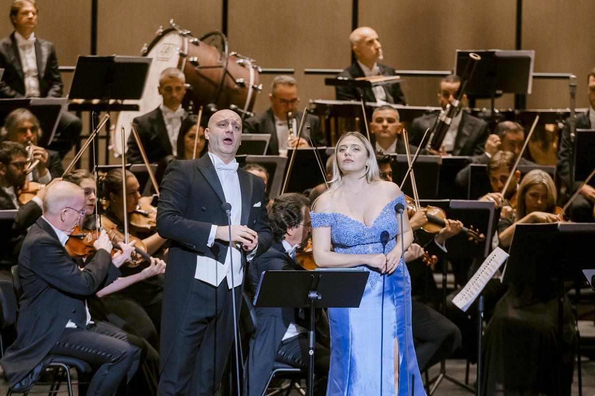 Opera Ý từ lâu được xem là “trái tim” của nghệ thuật hàn lâm châu Âu - nơi những tên tuổi như: Rossini, Verdi, Bellini, Donizetti đã tạo nên những kiệt tác vượt thời gian. Sự hòa quyện của dàn nhạc cùng giọng tenor Matteo Falcier và soprano trẻ đầy triển vọng Federica Guida đã đưa khán giả sống trong “thời hoàng kim” của opera thế kỷ XIX.
