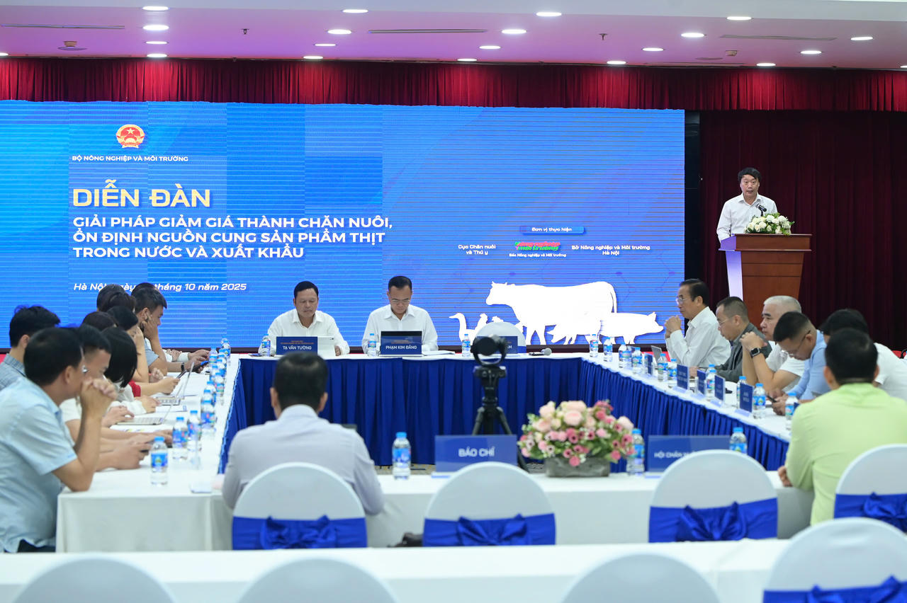 Các đại biểu tham dự Diễn đàn. Ảnh: NN