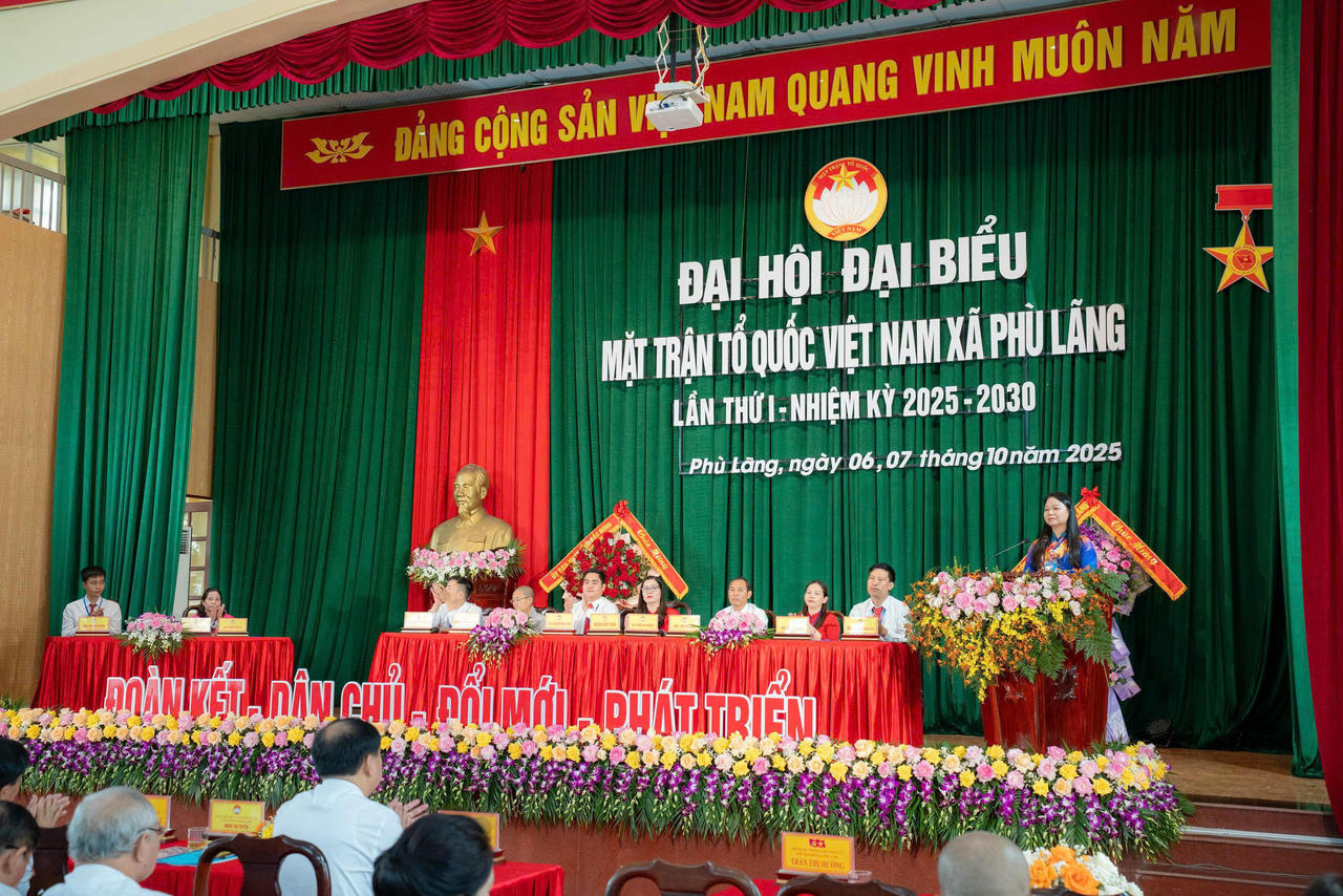 Bà Ngụy Thị Tuyến, Phó Chủ tịch Thường trực Ủy ban MTTQ tỉnh Bắc Ninh phát biểu chỉ đạo Đại hội.