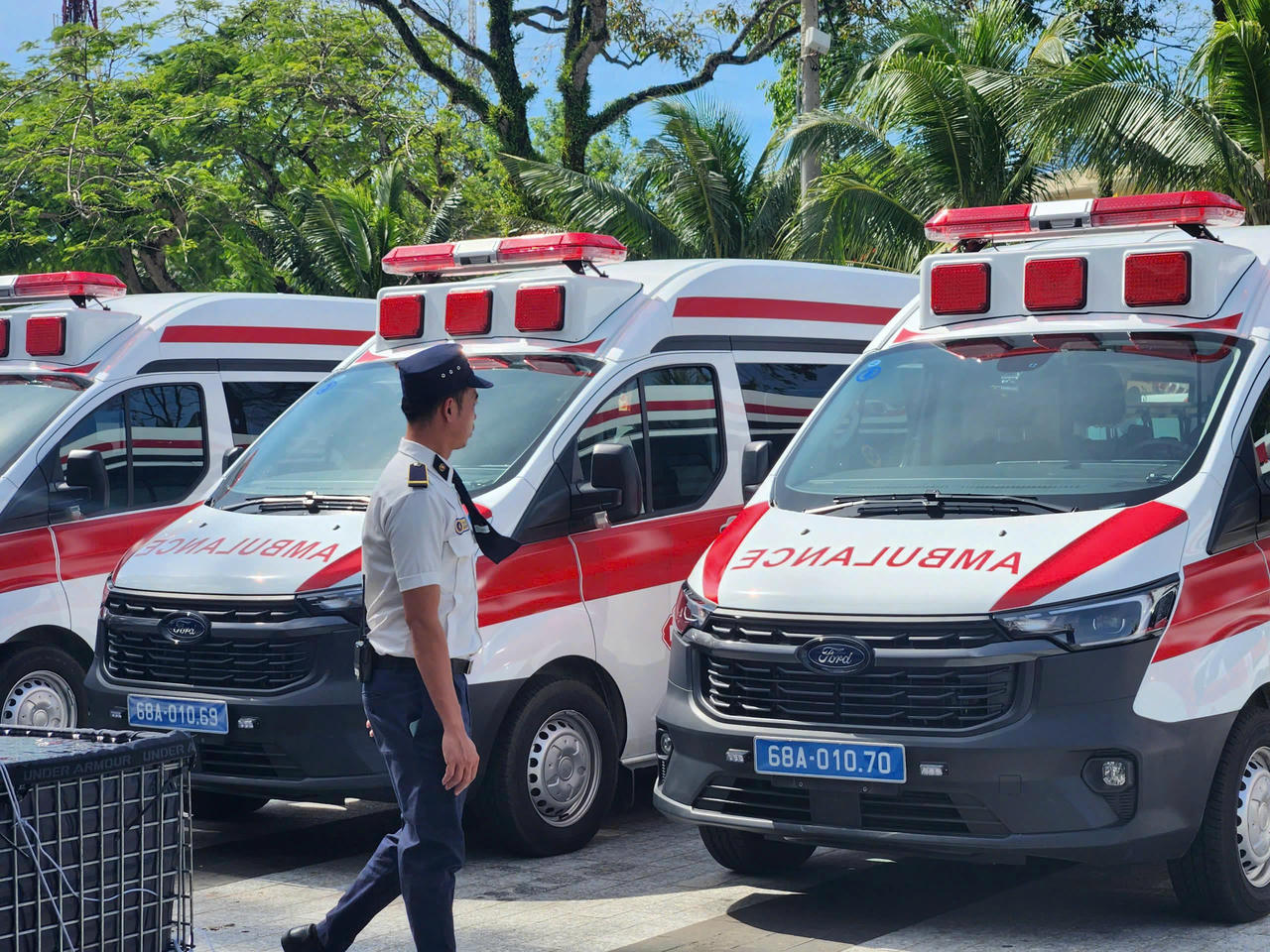 Xe cấp cứu hiện đại do Tập đoàn Vingroup hỗ trợ. Ảnh Nguyễn Minh 