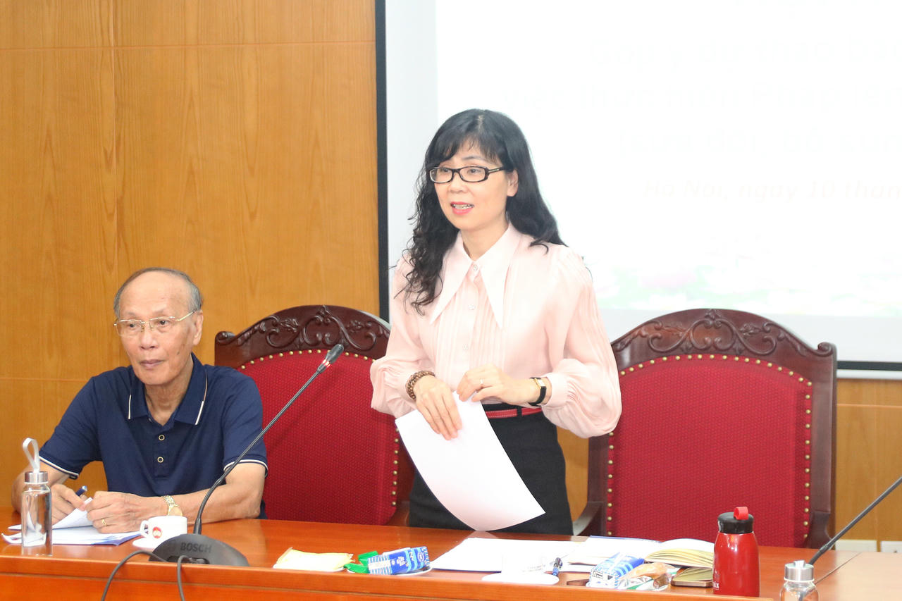 Bà Đào Thị Vi Phương, Phó trưởng Ban Dân chủ, Giám sát và Phản biện xã hội UBTƯ MTTQ Việt Nam phát biểu tại Hội nghị. Ảnh: Tiến Đạt.