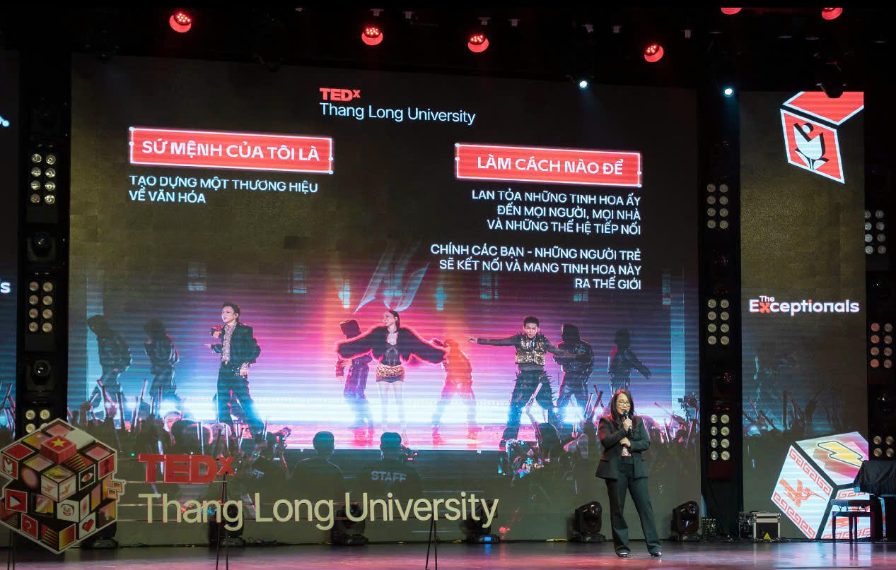 CEO Tập đoàn YeaH1 Ngô Thị Vân Hạnh chia sẻ tại hội thảo. 