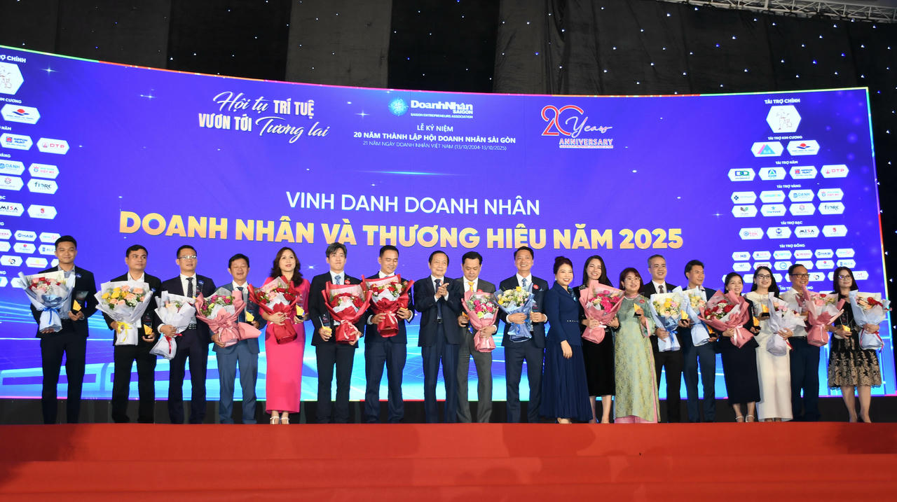 Nhiều doanh nhân và thương hiệu được vinh danh. Ảnh: TL.