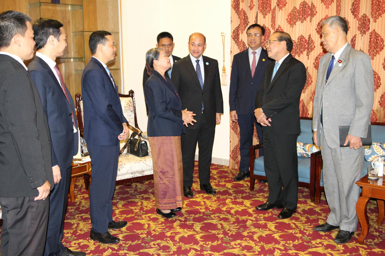 Lãnh đạo Mặt trận Tổ quốc Việt Nam tiếp lãnh đạo Đảng và Mặt trận Campuchia Lãnh đạo Mặt trận Tổ quốc Việt Nam tiếp lãnh đạo Đảng và Mặt trận Campuchia