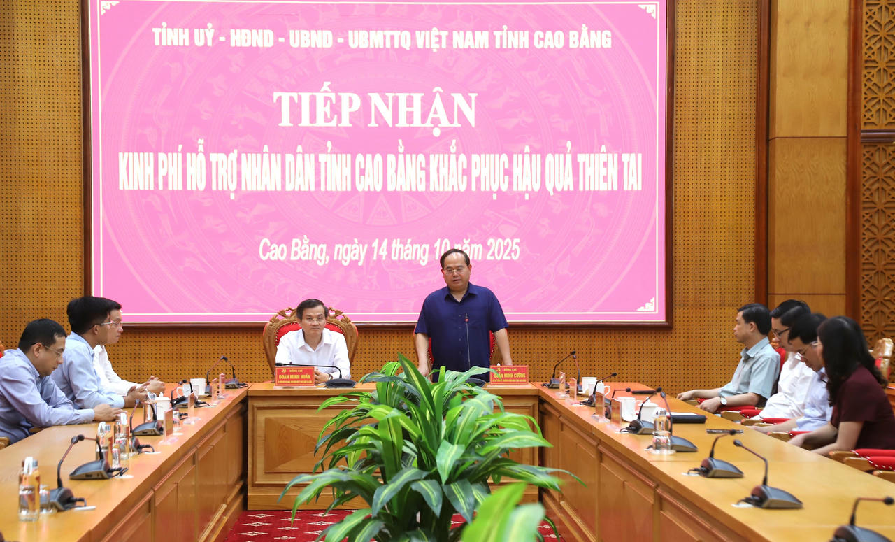 Bí thư Tỉnh ủy Cao Bằng Quản Minh Cường phát biểu tại buổi tiếp nhận. Ảnh:D.L.