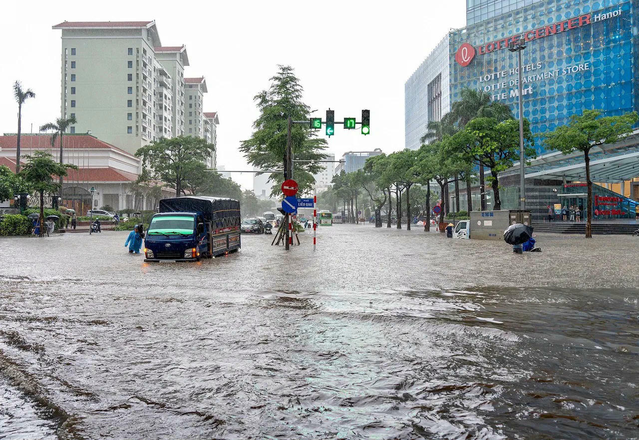 Đợt mưa từ nay đến ngày 16/10 có thể gây ngập úng vùng trũng thấp trên địa bàn Hà Nội.