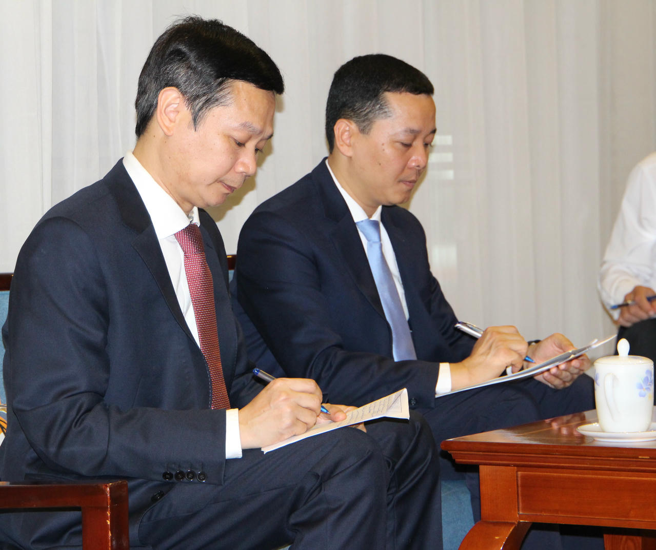 Đại diện Ban Đối ngoại Nhân dân cơ quan Uỷ ban Trung ương Mặt trận Tổ quốc Việt Nam tham gia tiếp đoàn. Ảnh: Q.Đ.