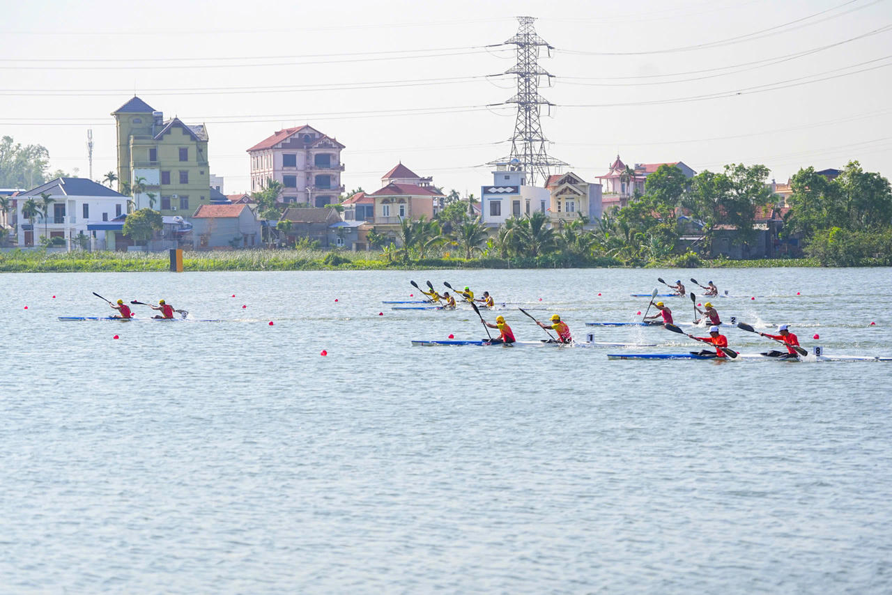 Giải Đua thuyền Rowing và Canoeing Vô địch Quốc gia năm 2024 được tổ chức tại Hải Phòng. Ảnh: ĐT. 