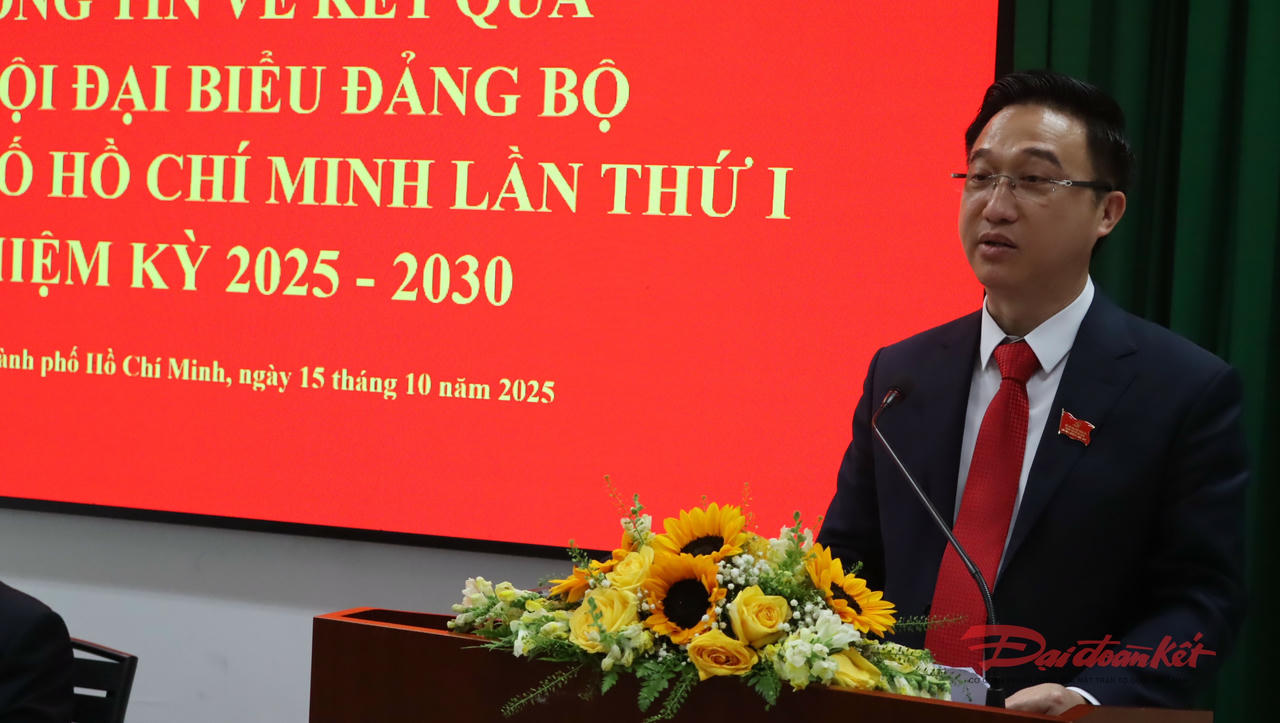 Phó Bí thư Thành ủy TP Hồ Chí Minh Đặng Minh Thông chia sẻ tại buổi họp báo. Ảnh: Hồng Phúc.