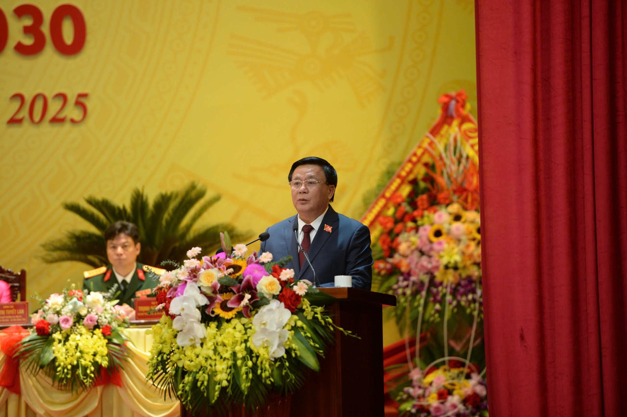 Ông Nguyễn Xuân Thắng, Ủy viên  Bộ Chính trị, Giám đốc Học viện Chính trị quốc gia Hồ Chí Minh dự và chỉ đạo Đại hội. Ảnh: TTBC tỉnh Điện Biên