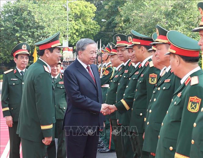 Tổng Bí thư Tô Lâm dự Lễ kỷ niệm 80 năm Ngày truyền thống Lực lượng vũ trang Quân khu 1. Ảnh: Thống Nhất/TTXVN