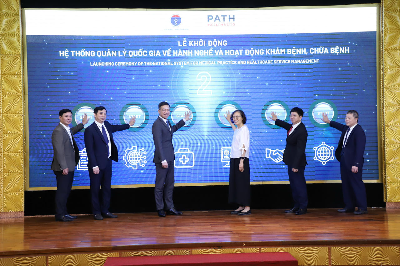 Bộ Y tế khởi động hệ thống quản lý quốc gia về hành nghề và hoạt động khám chữa bệnh (ảnh: Bộ Y tế) 