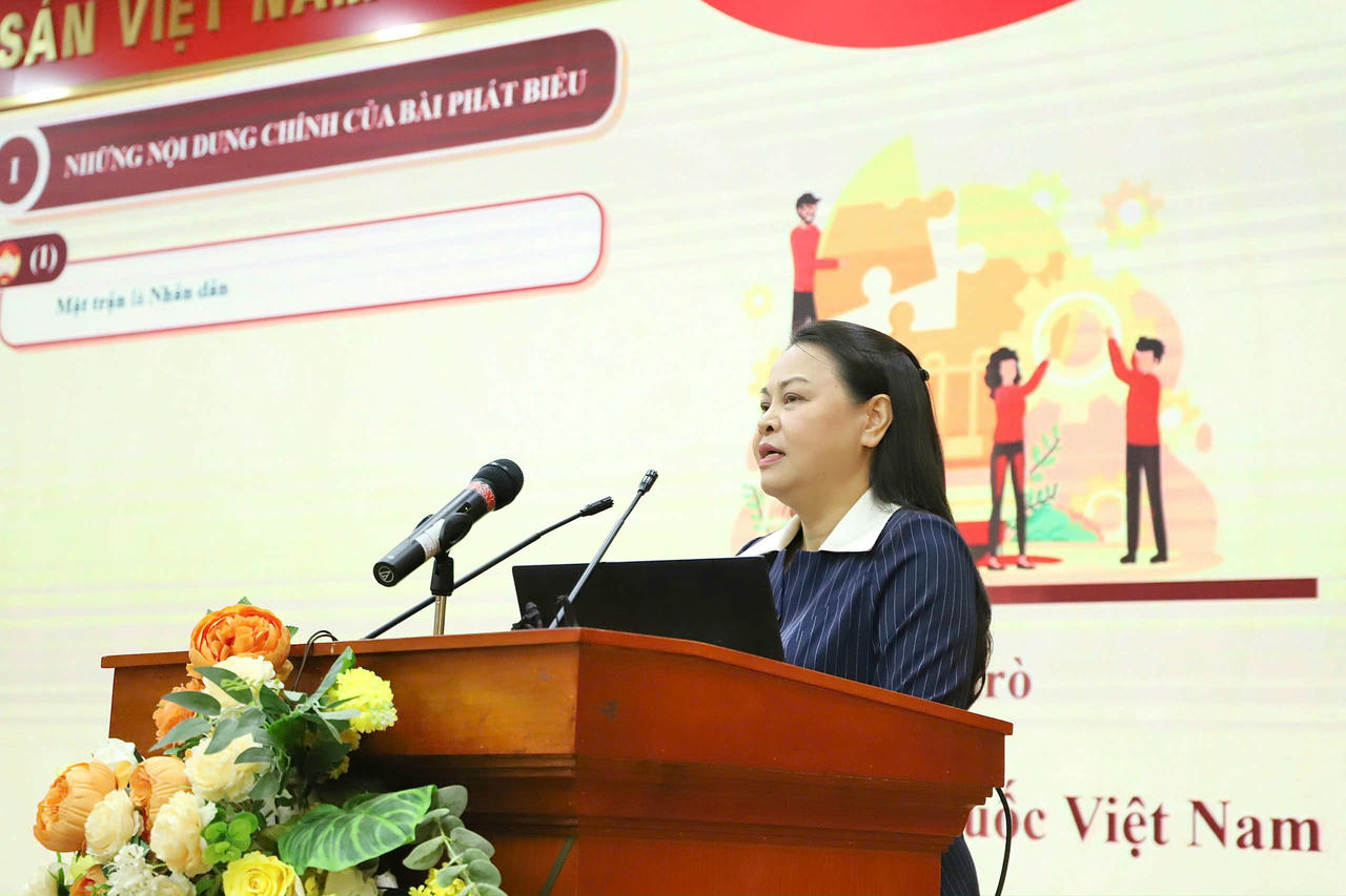 Bà Nguyễn Thị Thu Hà, Ủy viên Trung ương Đảng, Phó Bí thư Thường trực Đảng ủy Mặt trận Tổ quốc, các đoàn thể Trung ương, Phó Chủ tịch - Tổng Thư ký Uỷ ban Trung ương MTTQ Việt Nam quán triệt Bài phát biểu chỉ đạo của Đồng chí Tổng Bí thư Tô Lâm tại Đại hội đại biểu Đảng bộ Mặt trận Tổ quốc, các đoàn thể Trung ương lần thứ I, nhiệm kỳ 2025 - 2030