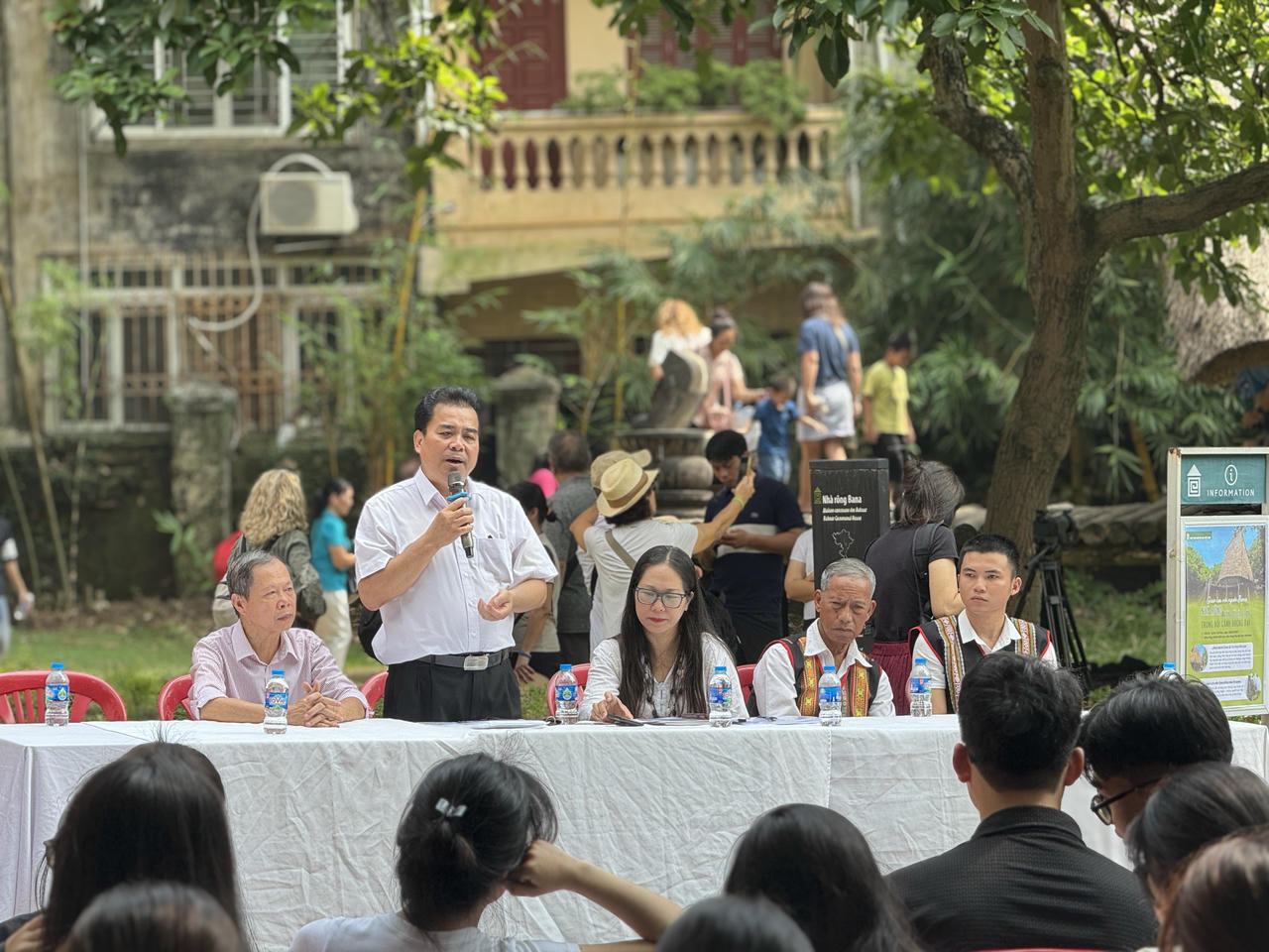 TS. Bùi Ngọc Quang, Phó Giám đốc Phụ trách Bảo tàng phát biểu tại buổi tọa đàm. Ảnh: BTC.