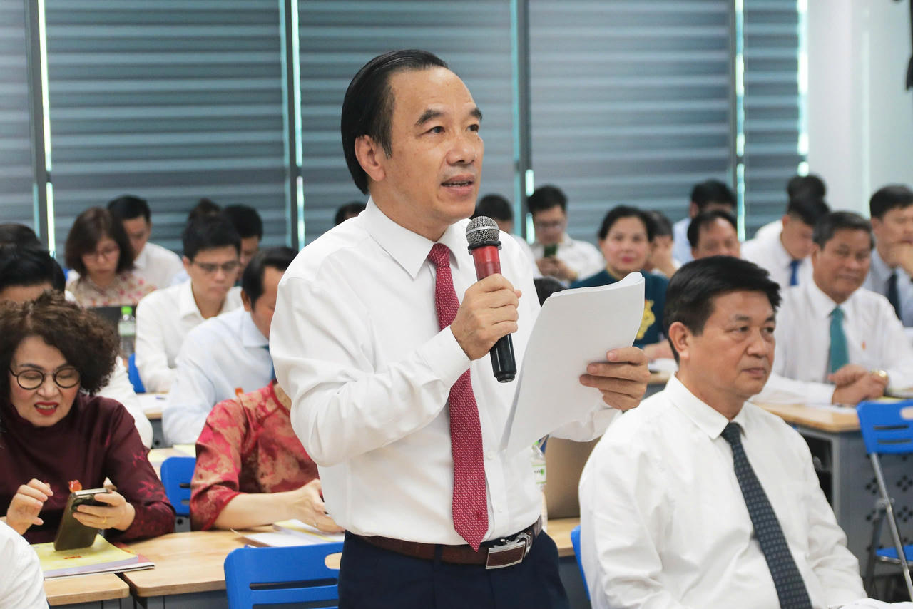 Ông Ngô Sách Thực.