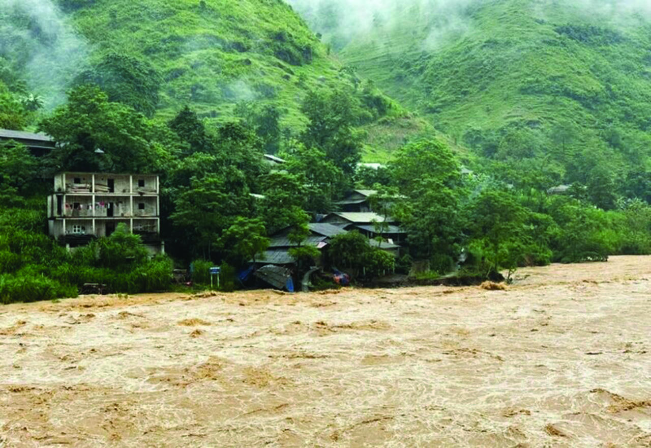 Mưa lũ trên sông Nho Quế, Tuyên Quang. 	Ảnh: Hà Linh