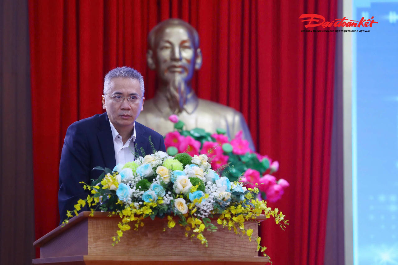 TS. Phan Lê Bình, Trưởng đại diện văn phòng tư vấn OCG, Nhật Bản đề xuất các phương án giải quyết tình trạng ùn tắc giao thông tại Hà Nội..