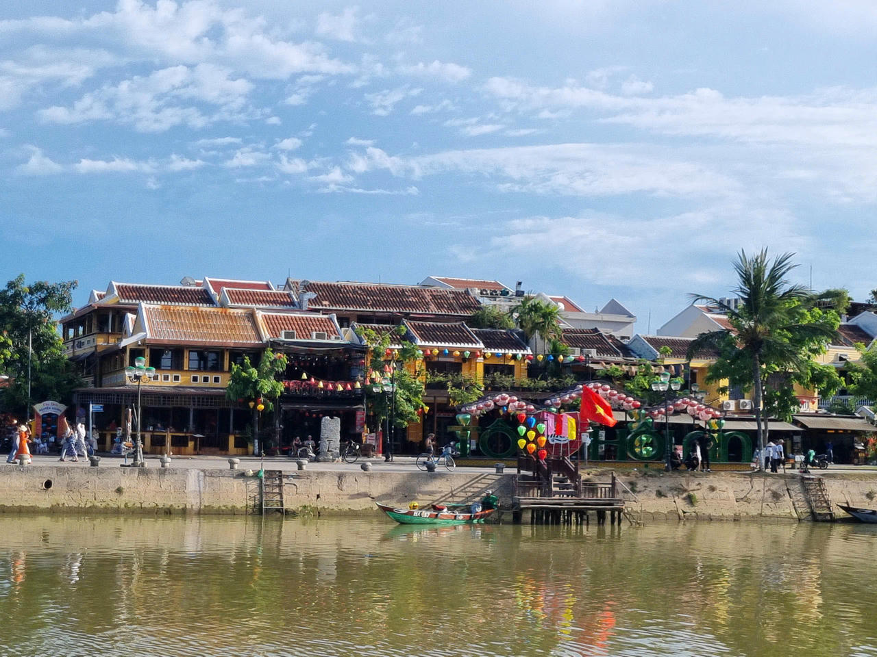 Gìn giữ giá trị toàn vẹn lâu dài cho phố cổ Hội An Gìn giữ giá trị toàn vẹn lâu dài cho phố cổ Hội An