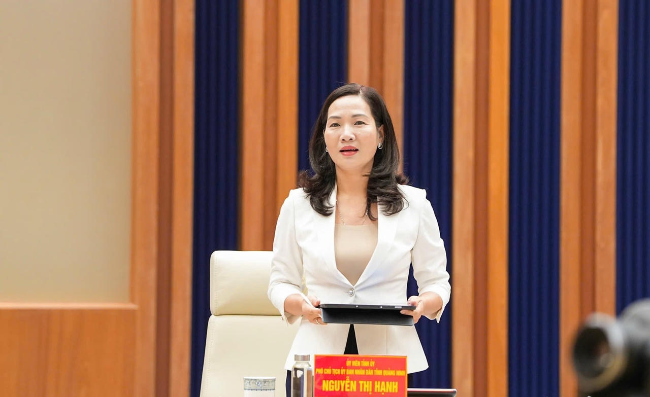 Bà Nguyễn Thị Hạnh, Phó Chủ tịch UBND tỉnh Quảng Ninh phát biểu tại buổi làm việc. Ảnh: Hoàng Phước. 