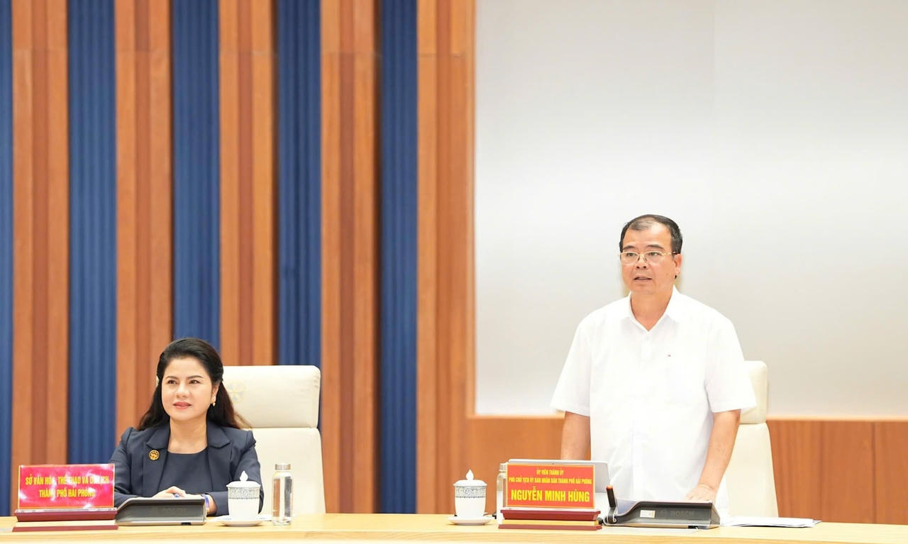 Phó Chủ tịch UBND TP Hải Phòng Nguyễn Minh Hùng phát biểu tại buổi làm việc. Ảnh: Hoàng Phước. 
