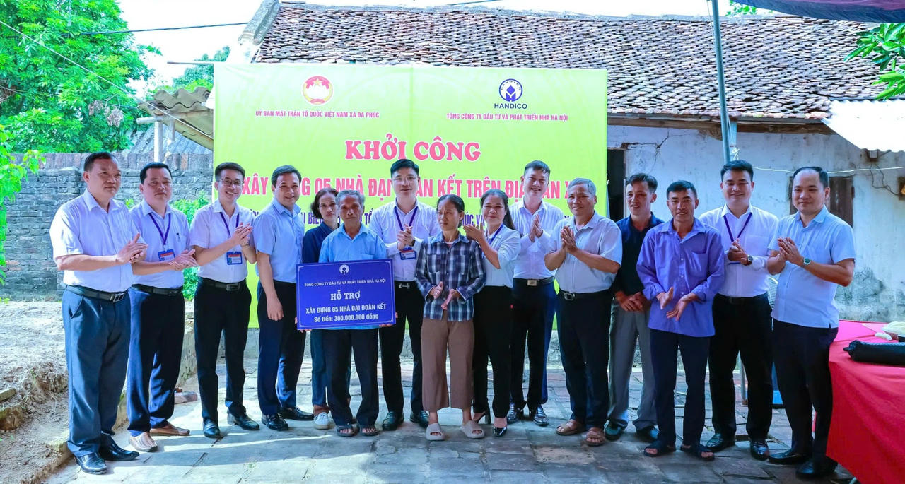 Nhà đại đoàn kết - tiếp nối hành trình chia sẻ yêu thương Nhà đại đoàn kết - tiếp nối hành trình chia sẻ yêu thương