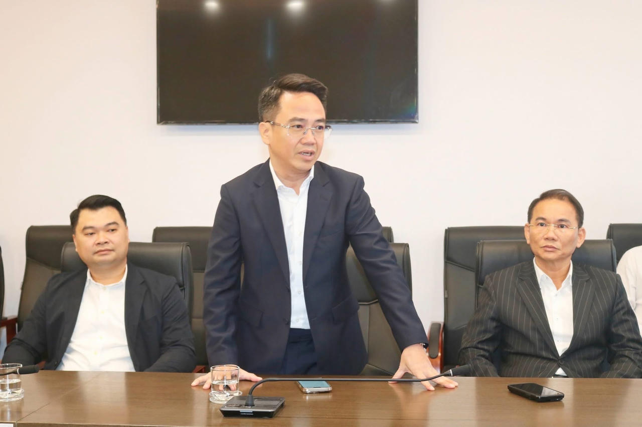 Đại diện đơn vị, doanh nghiệp phát biểu tại buổi trao tặng kinh phí ủng hộ. Ảnh: PT. 