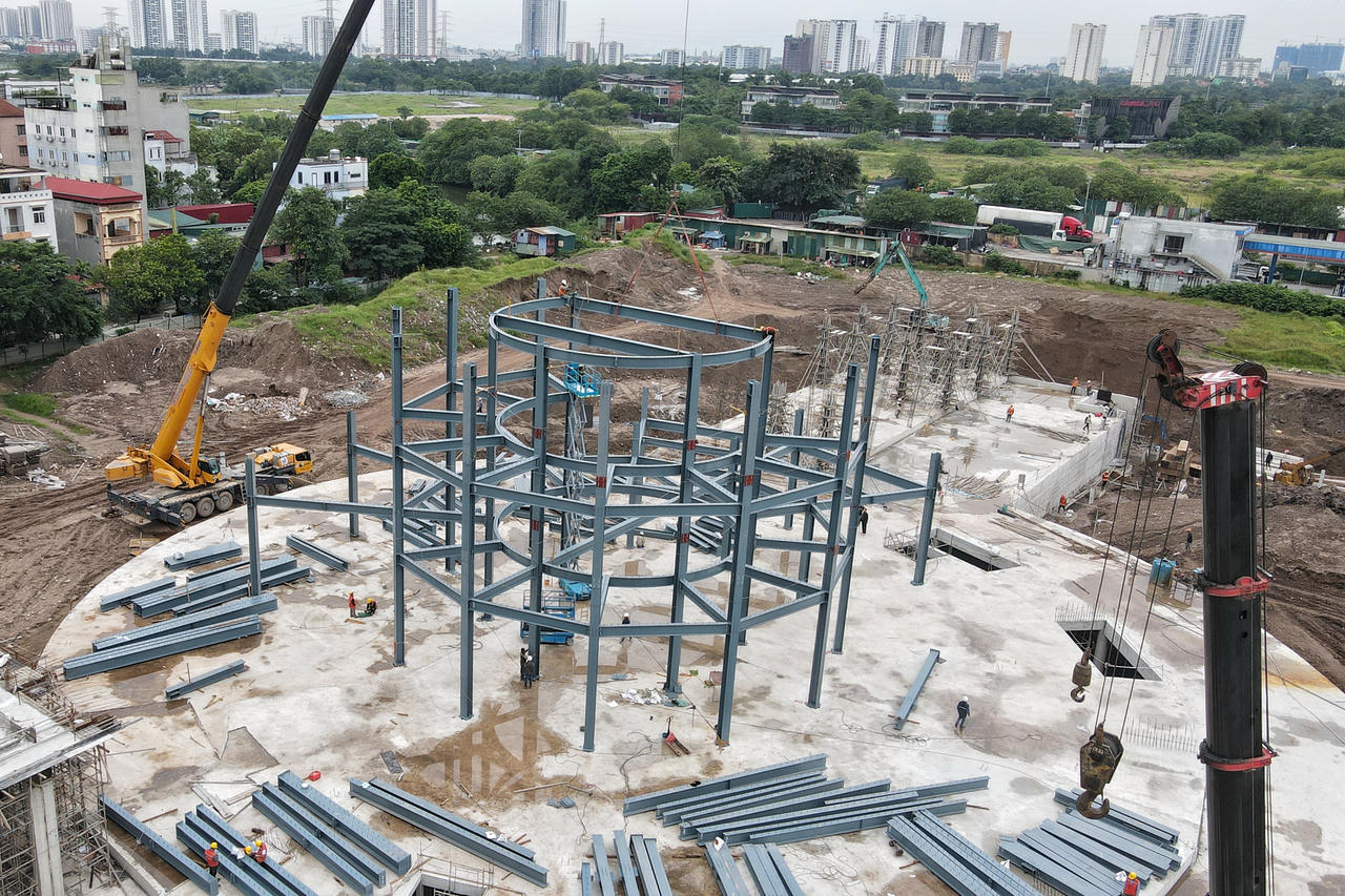 Dự án có tổng mức đầu tư gần 120 tỷ đồng, Bến xe khách Yên Sở được quy hoạch là công trình trọng điểm, nhằm giảm tải cho Bến xe Giáp Bát.