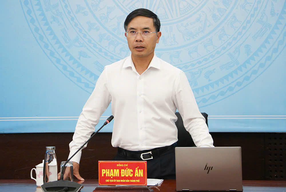 Ông Phạm Đức Ấn, Chủ tịch UBND TP Đà Nẵng phát biểu tại cuộc họp. Ảnh: CV.