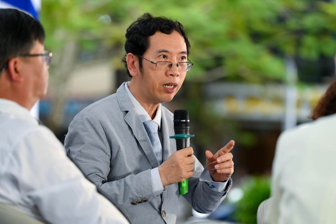 BS.CKII. Nguyễn Minh Tiến – Phó Giám đốc Bệnh viện Nhi đồng TP HCM đưa ra nhiều cảnh báo tại buổi tọa đàm. Ảnh BTC