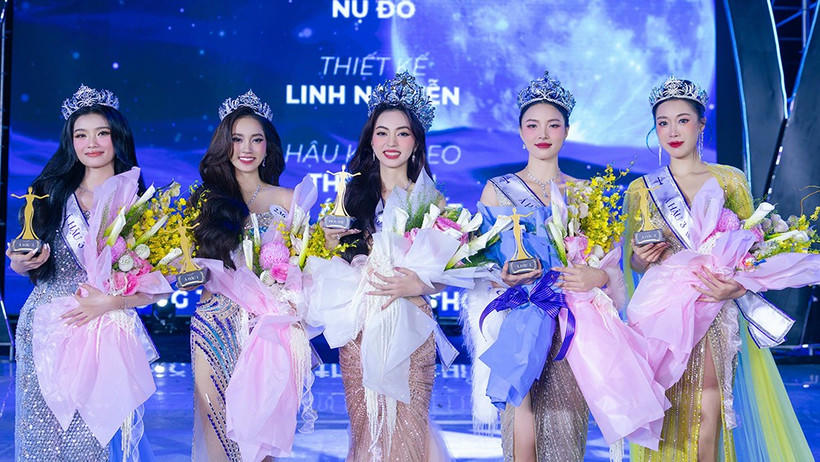 Top 5 của cuộc thi. Ảnh: BTC.