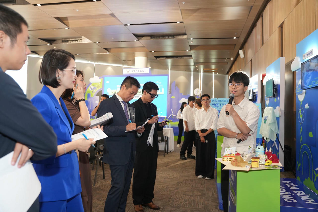 Cuộc thi “Kiến tạo Việt Nam Xanh” không chỉ thử thách các thí sinh về kiến thức chuyên môn mà còn về kỹ năng lập kế hoạch, thuyết trình, phản biện…