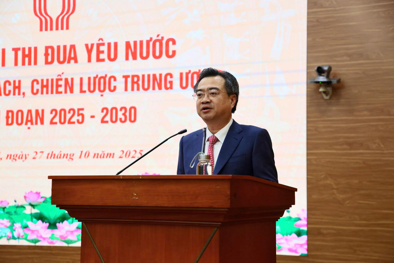 Ông Nguyễn Thanh Nghị phát biểu tại Đại hội. 