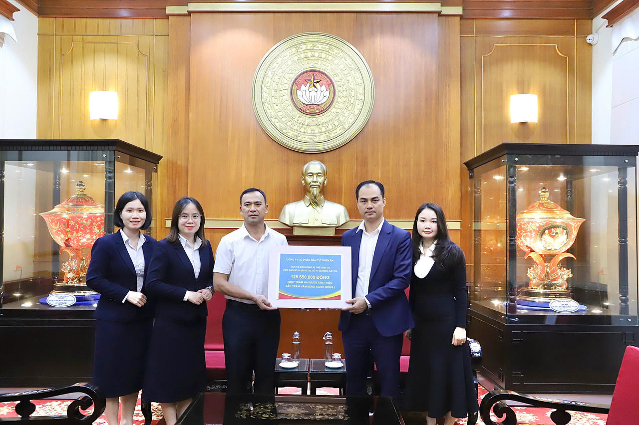 Ủy ban Trung ương MTTQ Việt Nam tiếp nhận ủng hộ và trao Thư cảm ơn của Chủ tịch Ủy ban Trung ương MTTQ Việt Nam tới Công ty cổ phần đầu tư Thiên Ân số tiền 128,650,000 đồng