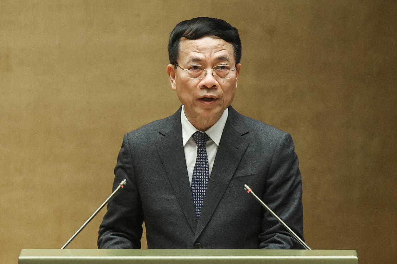 Bộ trưởng Bộ Khoa học và Công nghệ Nguyễn Mạnh Hùng báo cáo trước Quốc hội (Ảnh: Quang Vinh)