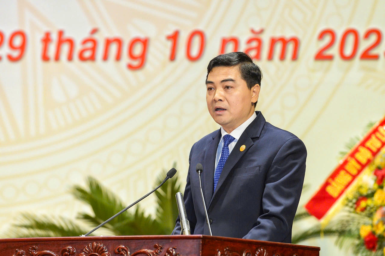 Chủ tịch UBND tỉnh Thanh Hóa Nguyễn Hoài Anh trình bày diễn văn khai mạc Đại hội. Ảnh: Minh Hiếu