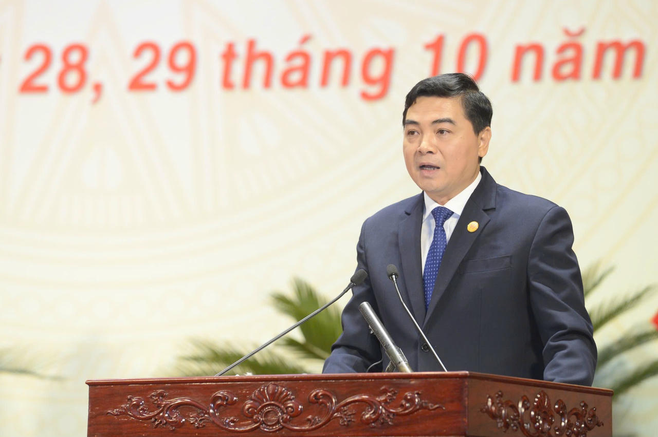 Chủ tịch UBND tỉnh Nguyễn Hoài Anh phát động phong trào thi đua yêu nước giai đoạn 2025 - 2030. Ảnh: Minh Hiếu 