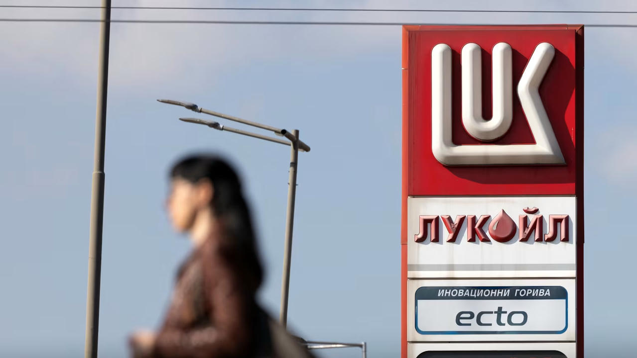 Lukoil là một trong 2 công ty dầu mỏ lớn nhất của Nga bị trừng phạt. Nguồn: Reuters.