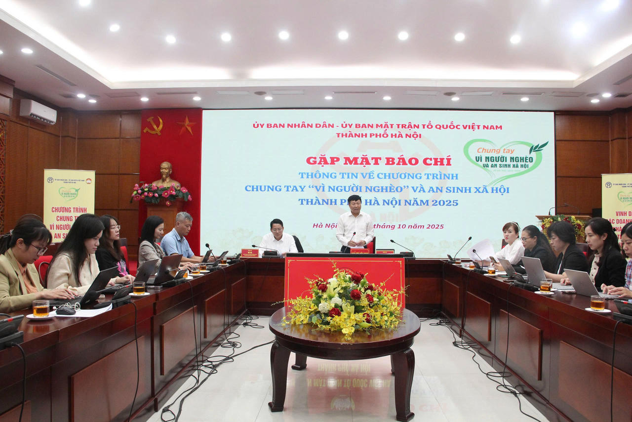 Quang cảnh hội nghị họp báo. Ảnh: L. P